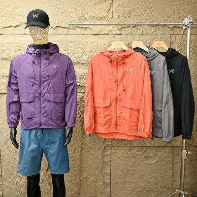 arc'teryx 始祖鸟情侣款经典拼接连帽皮肤衣 面料采用日本进口100%锦纶高弹高密科技户外防晒面料 无拘无束的体感 面料在吸湿排汗方面做出了升级 无论是跑