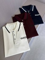 Gucc古家25春夏新品翻领polo 胸口立体字母绣花 下摆开衩设计 原版棉感材质 细腻舒适 颜色 黑色 米白色 酒红色 码数 M-3Xl