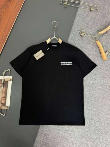 Balenciaga*巴黎世家*320G克重磅纯棉T恤宽松版型 印花工艺Logo设计 春夏新款圆领时尚短袖T恤 贴肤舒适，耐看又好穿 原厂工艺一丝不苟，休闲百搭
