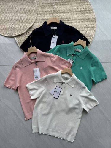 哈吉斯Hazzys夏季新款针织Polo衫，女士简约短袖，袖口刺绣Logo，纯色领Polo衫！品质超赞！和原单同样质量！ 这一款哈吉斯的Polo衫的品质是超级赞的