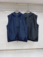 蒙口 2025春夏新款Mon轻薄连帽拉链，男士硅胶Logo标识户外科技尼龙无袖。Mon Grenoble高端户外系列，科技尼龙纱线面料，户外徒步登山必备，轻便透
