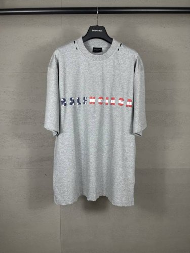 细节图 顶级版本.官网品质 Balenci*Ga 巴黎.25Ss最新款.巴黎英文彩色Logo发泡印花水洗磨烂做旧短袖T恤.砖柜同步.面料采用巴黎Zp定织定染全棉
