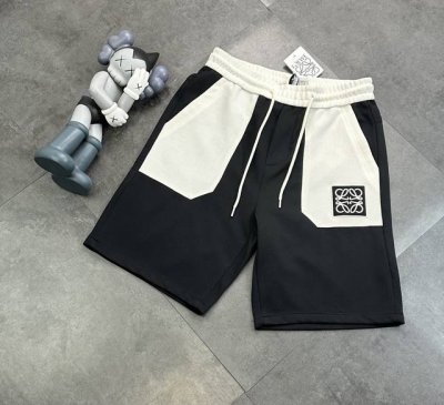 潮牌罗意威Loewe刺绣拼接短裤 就是这Loewe休闲运动短裤 经典黑白色调 简约又不失格调 侧边精致的品牌标识 低调秀出品味 宽松版型超舒适 运动 日常出行都