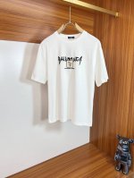 Balenciaga 巴黎世家 2025年春夏新品上新 三标齐全 丝光棉圆领短袖T恤 好货不用过多介绍 看细节 专柜码数：M-Xxxl 175 140建议L，