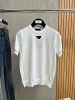 普拉达 2025新款休闲针织短袖，都市时尚简单休闲版型，原汁原味的代工厂p定制渠道，让你过目不忘的基础款，不挑年龄身材，上身轻松驾驭，一款简洁百搭显瘦针织衫，品