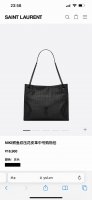 Saint Laurent Ysl圣罗兰Niki鳄鱼纹压花皮革中号购物包，专柜同步在售。此款鳄鱼纹压花购物包，饰以V形明缝线和皮革包覆的经典Ysl标志，酷感十足