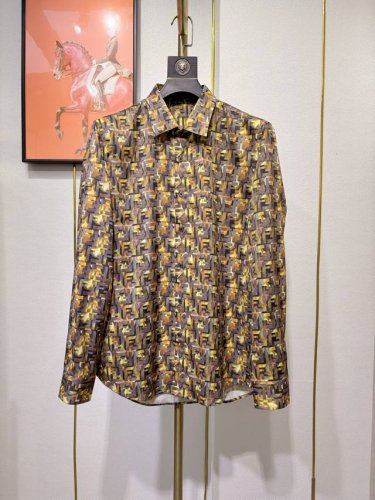 fendi 新款独家专供新款男士休闲Polo衬衫，高端定制面料，高端版本，时尚百搭爆款，选用进口仿真丝面料，手感超柔软细腻，穿着亲肤舒适 ，高端精品，代工厂P精