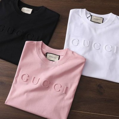 严选好货 Gucci古驰新款男女圆领短袖T恤 经典时尚款 客供百分百精梳纯棉双纱水洗面料 柔软亲肤 舒适透气 胸前高频立体压花Logo 定织螺纹领口 领里压条