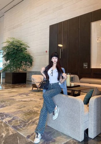 Louis Vuitton Lv 驴家定制纽扣定制皮牌老花四叶草字母提花洗水牛仔裤长裤 款号：25672003345 颜色：黑色 白色 蓝色 尺码：Sml S腰