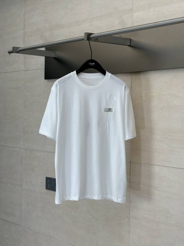 maison Margiel* 马吉拉Mm6 25Ss胶带标签短袖 定织200G M2精梳棉，经过双重气流梳理，剔除短纤维杂质，确保面料在夏季穿着时兼具透气性与
