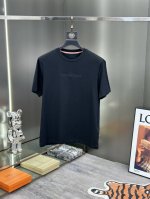 巴宝莉 2025Ss 新品短袖polo，延续经典，从版型到设计都很有时代的新潮感 ，不管版型还是设计足够有细节！整体上身感更具时尚感，好版型好面料！定织莫代尔云