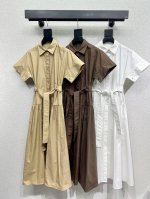 max*衬衣风连衣裙 质感细腻软糯 经典减龄单品！设计时髦版型不挑人上身巨显瘦！白富美必收的完美单品。质感超赞完美做工品质 高品质 三色 尺码Sml