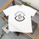 高版本 2025新款Moncler蒙口铃铛字母公鸡图案Logo印花休闲情侣宽松短袖T恤，独一无二的活性环保面料染色，32支双纱精梳纯棉爽滑手感，纯棉不起球不起毛