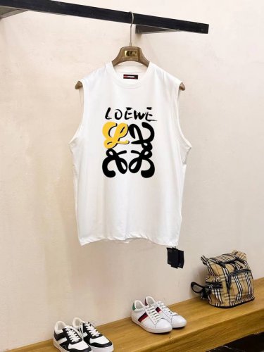 直 品牌 Loewe罗意威 2025夏季新品背心T袖 经典简约款式 任何人都可以轻松驾驶 进口定制丝光棉面料 手软舒适有型 吸汗透气 ，胸前经典品牌字母Logo