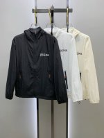 新品 杰尼亚渠道精品.2025Ss春夏新款运动服夹克防晒服外套！防晒衣经典之余增添了与时俱进的时尚感,型男靓女的最佳选择.新型轻量绢丝纤维尼龙面料,轻盈透气,绗