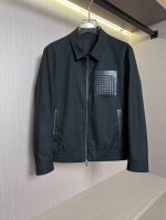 p530 Bv宝缇嘉25Ss春夏同步系列 原版五金 面料选用进口聚酯纤维面料，光泽感强，细节用料都非常考究，胸前编织拼贴口袋设计整体版型很赞，高端比入！！ 颜色