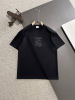 隔天出货 巴宝莉 2025春夏新款 顶级品质 区别通货 重磅推出260克双纱纯棉面料短袖 早春走秀款 个性独家款式 男女同款 采用进口定制定染面料 后领锁链底全