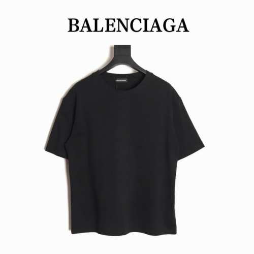 本地自取160 balenciaga 巴黎世家 24Ss 签名烫钻字母短袖T恤 面料采用定制240G 26支特滑双股精棉平纹高密无尘全棉布料。前幅高密度加厚，走