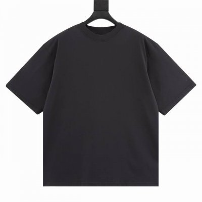 Balenciaga 巴黎世家 手绘后背字母圆领短袖 原 p20,100购买，精棉平纹、尼龙固浆水印、落肩Oversize版型、黑色款洗水处理、全套辅料配备。