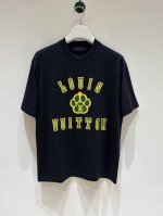 新品 2025春夏Vui*Ton paris标识印花珍珠钻饰短袖T恤 时尚奢感细节彰显与众不同的特质,解构性裁剪处理成就了它独有的复古美感 Sic精纺平纹针织棉