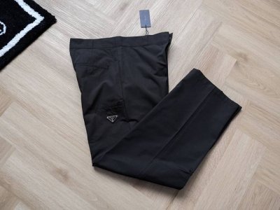 自留好裤子 强烈推 Prada 23Fw P三角再生尼龙三角徽标宽松直筒长裤 男女通穿 颜色：黑色 尺码：46 48 50 52 尺码表 腰围 臀围 大腿围 裤