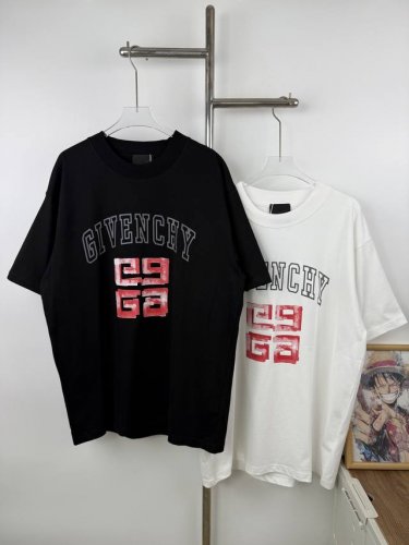 款号X31 Givenchy 纪梵希图案印花圆领短袖 定制面料洗水后280克重双纱100%精梳全棉面料 印花工艺，螺纹定织定染无色差 出入专柜无压力，通肩拉条工