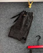 Y3* 25夏季男款特殊织法优质匹马棉短裤， 重洗水 柔软材质 宽边松紧与内置抽绳的组合，宽窄恰好的直筒裤型，裤型上参考并改良自经典且弥新的百慕大短裤。同色系的