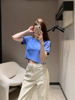 Miumi* 25Ss春夏新款 短款polo立领短袖上衣丨独家Yb开发！高版出品！采用珠地全棉材质 领口半开襟钮扣处理 随意调节 成衣胸前字母标识 低调彰显了品