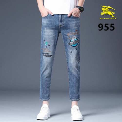 #Tang P160 巴宝莉2025年春季最新品牛仔裤出入专卖店无压力 专柜热销款 品味与价值共享 身穿着非常舒适 低调不失奢华 穿出去非常有档次,裤型款式和裁