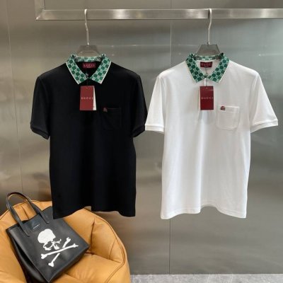 古家 Gucci polo衫超有范简约又大气，领口处绿白配色的经典双G图案装饰，复古又时尚，让人眼前一亮 胸口的小口袋设计增添了几分俏皮，上面还有精致的品牌元素