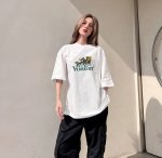 Lv 狮子字母印花短袖 上身图