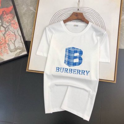 直 品牌 Burberry 巴宝莉 胖子福音 原单男士休闲短袖T恤 2025春夏新品 定制胸前顶级Logo 工艺 搭配整件细节 品质及剪裁设计都堪称一流 定制进