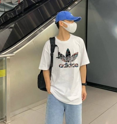 上新 新款中国李宁中国风悟空限量版 国潮圆领短袖T恤 超级吸睛 不仅保留了传统的招牌风格 色调上的搭配效果自带层次 视觉上很有高街调性 重工艺高质感 棉质感强