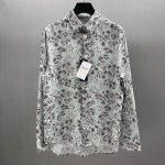 p280Cd 幻梦萌宠印花衬衫 size : S-Xl 这款村衫来自 Dior And Hylton Nel 联名系列，展现了对艺术家作品的诠释。采用绿色桑蚕丝