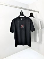 纪梵希。2025春夏新品时尚圆领短袖高级定制百搭款式！更有实用感 任何人都可以轻松驾驭 采用莫代尔氨纶面料制作，奢华经典品牌Logo设计，H非常显档次懂货的必须