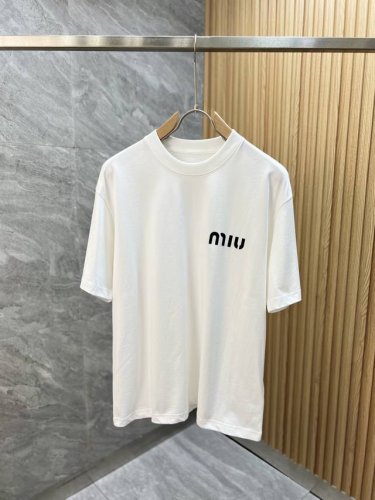 Miumiu 2025春夏新品 三标齐全 圆领纯棉短袖T恤 好货不用过多介绍 看细节 专柜码数：M-Xxxl 175 140建议L