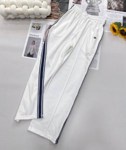 春夏新款 Celine 凯旋学院风休闲长裤 定制Yb原生全棉材质 柔软舒适 亲肤透气性更好 夏日穿搭首选材质 高级的藏蓝的撞色高颜值 这条很推荐 任何腿型都能穿