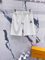 巴黎世家 2025春夏新款男士休闲短裤 高端货简洁时尚大方 定制原版进口面料 简洁利落又清爽 品质做工细节经得起任何形式检验简约大方百搭款 上身优雅帅气 焕然一