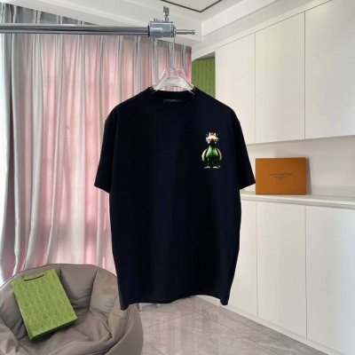 LV*路易威登2025夏季新款 个性字母Logo印花 定制面料300G 短袖T恤 男女同款 尺码：S M L Xl Xxl 五个码 颜色：黑色 白色 湖绿色 玫