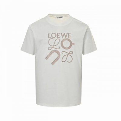 loewe 罗意威 25Ss 昂跑联名刺绣短袖 面料采用32支双纱280克高克重纯棉面料 厚织感加上紧密纺纱工艺，不会影响Tee的透气性，成色的饱和度很高 胸前