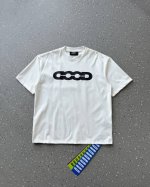 Goodbrand 裂变字母印花圆领宽松短袖 男女同款 官网同步 面料采用290G双纱纯棉重磅面料 上身舒适 整体有型 垂感到位 领口螺纹加厚 水洗不变形 后片