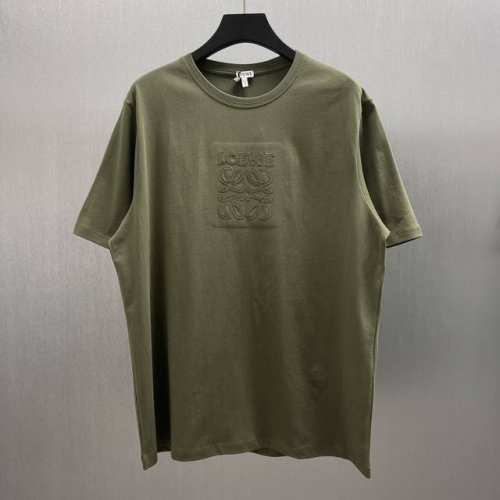 p150Loe*E经典激光切割绣花橄榄绿T size ：S-Xl 轻盈棉质T恤，胸前饰有激光切割 Loewe Anagram 贴花。突出衣服正面独特的品牌标识压