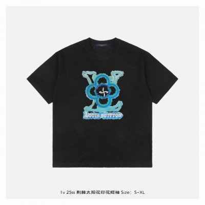 LV 25Ss 荆棘太阳花印花短袖 面料采用230克重精梳棉 定制32支1*1螺纹 成衣两遍水洗处理 面料舒适亲肤无异感 定制定染面料 纺织密度高 垂感佳 不易