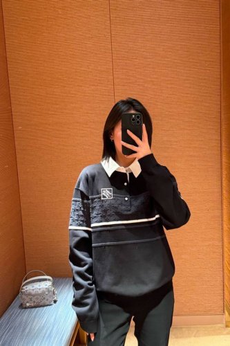 louis Vuitto* 25Ss春夏新款 提花徽章Polo高级针织衫丨独家高版出品！Overzise男女同款！经典宽版型时髦又高级！白富美必入！不挑人上身巨