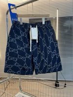 品名： Gucci 23Ss 夏新款 老花双G牛仔 休闲宽松阔腿短裤 面料：水洗牛仔 颜色： 牛仔蓝 尺码M-L-Xl 腰围 臀围 裤长 M 70 110 46