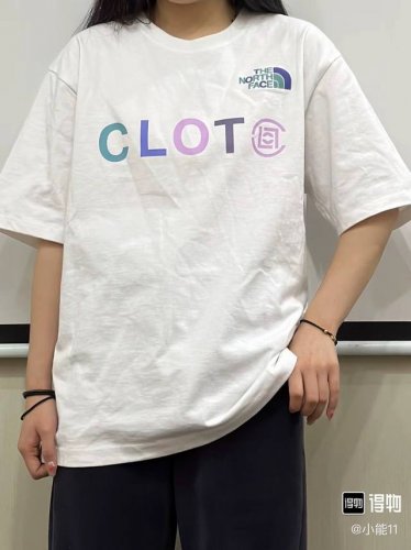 用料非常足 高端款随意对比 北面字母 短袖T恤 男女同款 半袖 情侣款 面料工艺： 1.260G重磅纯棉，100%棉，恰到好处的克重，上身有型不显轻飘，也不厚重