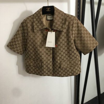 款号20252028 Gucc*新款 老花Gg字母提花 五金皮扣翻领短袖外套，卡其色，Sml， M码；肩宽37，胸围98，袖长25，衣长47
