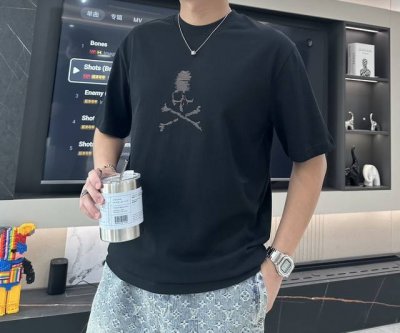 sg 男女同款 ，Mmj 春夏最新骷髅头刺绣圆领T恤衫，宽大版型Over Size风格，完全不挑身材，整体效果宽松却极具韵味，不会松垮到没型，穿搭更是万能得百搭