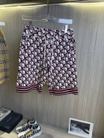 Dior迪奥 2025Ss新款针织短裤，定制面料采用威化布织法，提花针织工艺，版型紧致立体，4杠拼接，定制裤绳五金质感强，顺滑，上身舒适透气，凹凸有型的立体感，