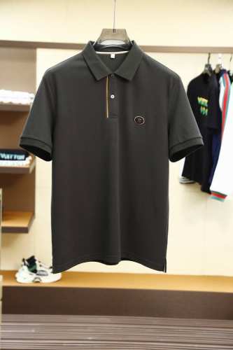 杰尼亚-重磅推荐！ 春夏新品 专柜在售 时尚高端男装Polo-胸前Logo个性时尚 进口顶极高密度冰丝面料-极为亲肤舒适 摸上去非常的细腻，质感很好，凉爽透气，
